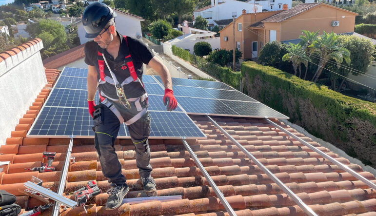 Revisión técnica por instalador autorizado en Alicante