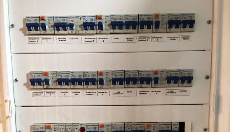 Mantenimiento eléctrico en comunidad de vecinos